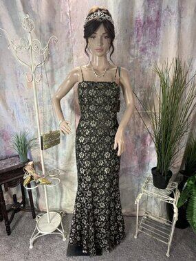 NEW📌 Je Matadi Lace Black/ Gold Floral Maxi Formal Dress with Long Slit